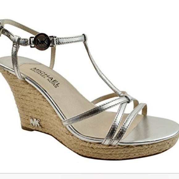 MICHAEL Michael Kors Shoes - 💋Deal of the Day💋💯 MICHAEL Michael Kors Sandal