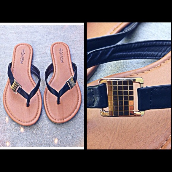 ❗️🚫SOLD❗️Savvy Kissed Sandals - Picture 2 of 4