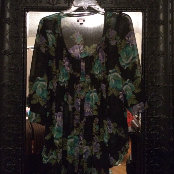 Black flowered top