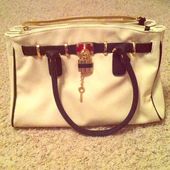 Medium handbag :)