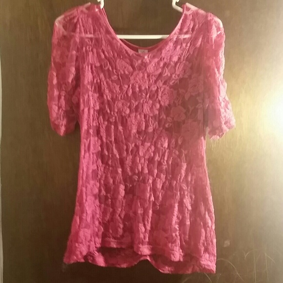 Pink lace strechy top has some lose frays