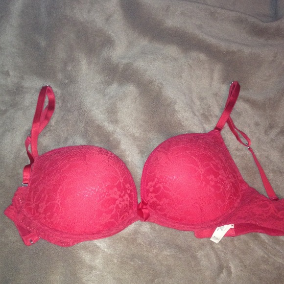 SALE 🎉💕✨RED HOT AERIE BRA