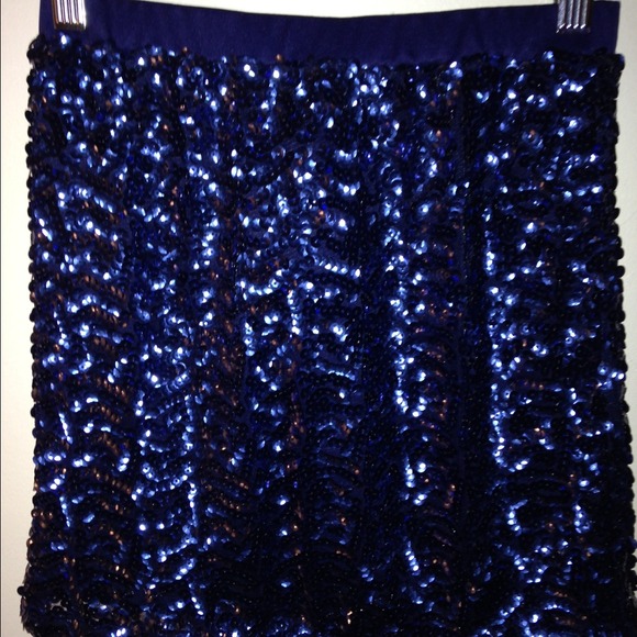 Blue sequins skirt