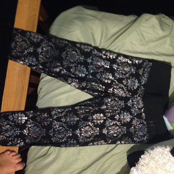 Leggings.