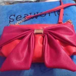 Betsey johnson sling bag
