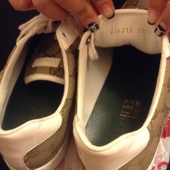 Gucci Sneakers - Picture 2 of 4