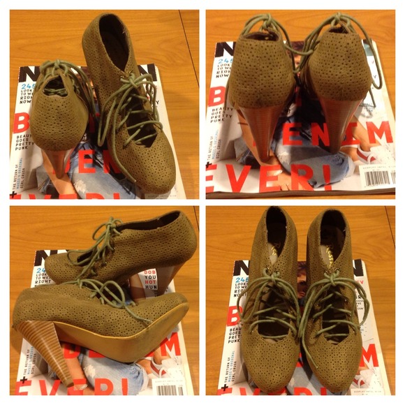 Restricted Leather Booties - Picture 2 of 3