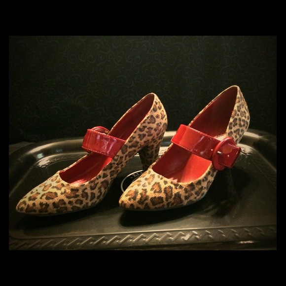 Vintage Red/Cheetah