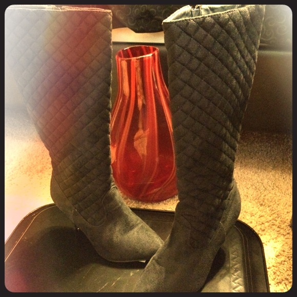 Wilhelmina Black Suede Boots!!