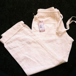 Ivory capri pants by QuickSilver.