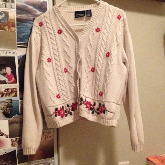 White cable nit sweater