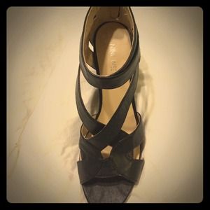 Nine West, Size 9M, $40 never been used