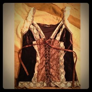 Georgeous corset tank top with lace straps