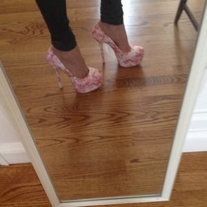 Alice Olivia 5 inch platform pink floral print