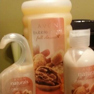 Avon sugar and walnut bath set