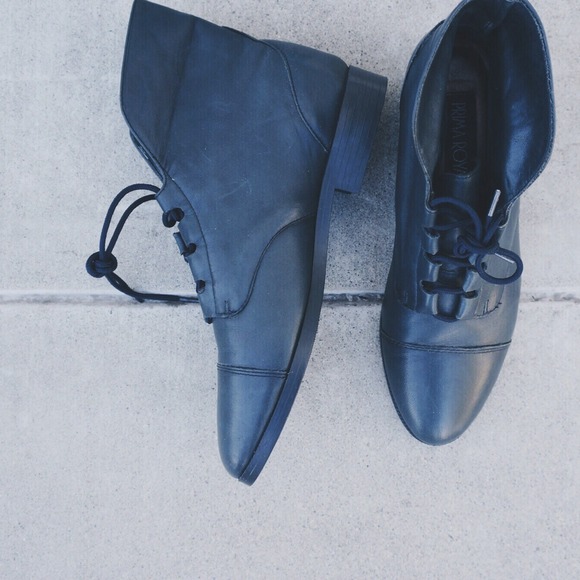 Prima Royale Shoes - Vintage Laced Boots