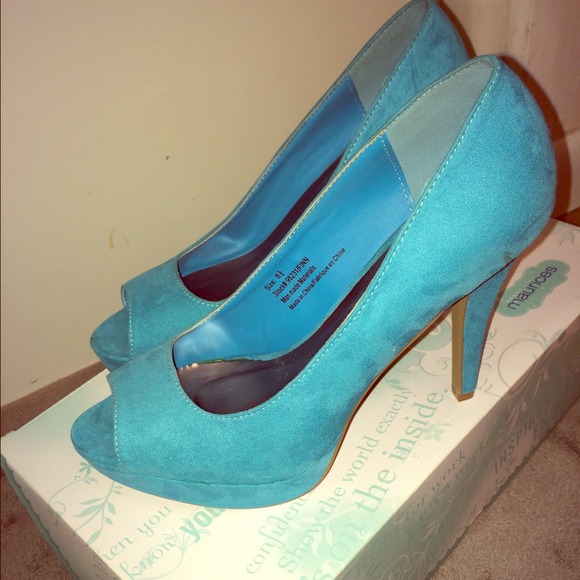 New without tags pumps