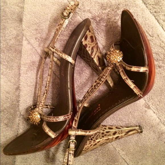 Beautiful sandals with swarosky