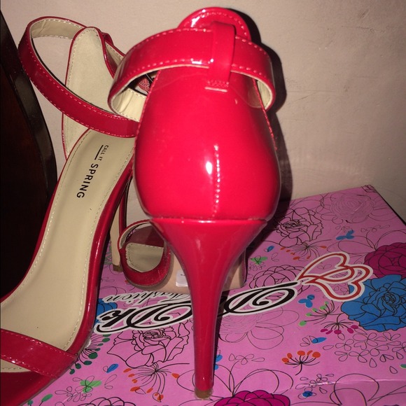 Shoes - Picture 3 of 4