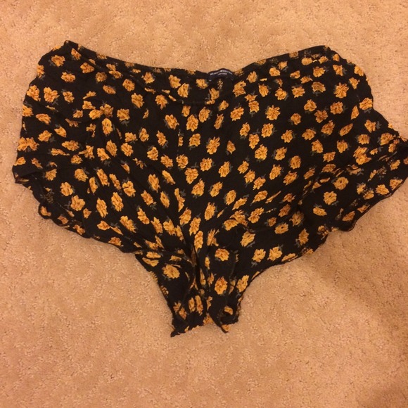 Brandy Melville Vodi Shorts