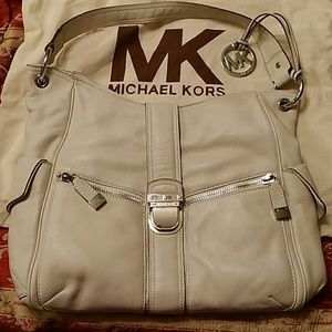 Large Leather Shoulder Bag (Vanilla Color)