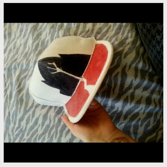 🚫 SOLD 🚫 Sleeping with sirens hat - Picture 3 of 4