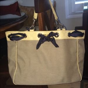 Authentic Gucci. Great condition!