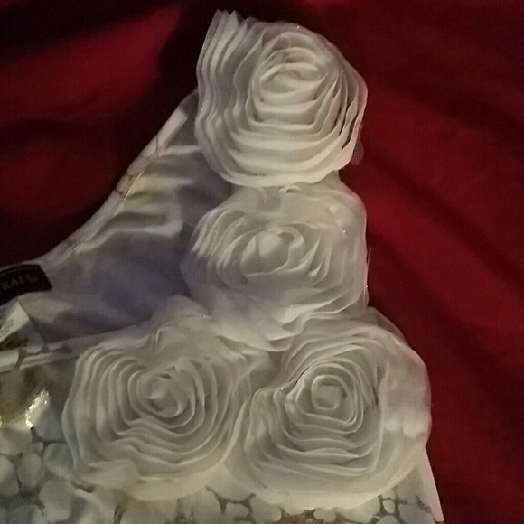 Unique Off Shoulder Top - Picture 2 of 3