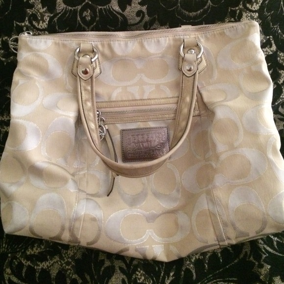 Coach "Poppy" Purse..💯 AUTHENTIC!!!! - Picture 1 of 4