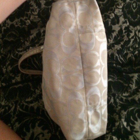 Coach "Poppy" Purse..💯 AUTHENTIC!!!! - Picture 3 of 4