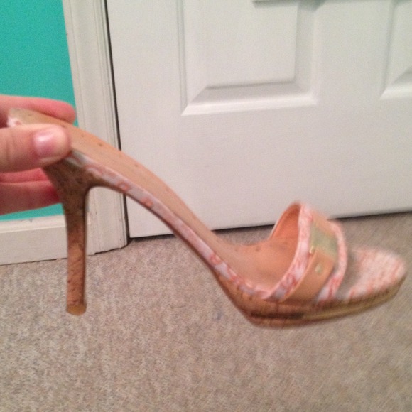 Heels - Picture 2 of 2