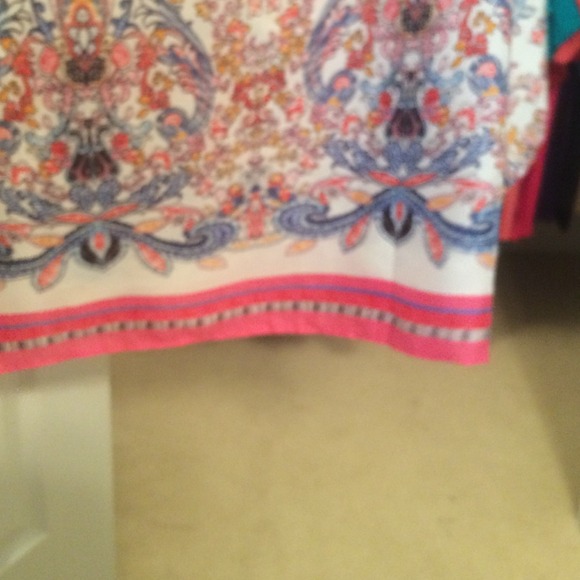 Colorful blouse - Picture 3 of 3