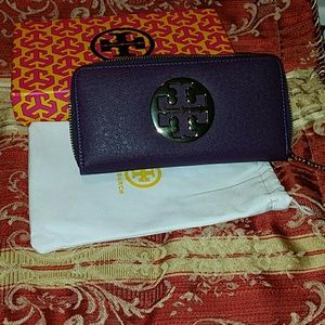❌SOLD❌ Tory Burch Amanda Zip Continental