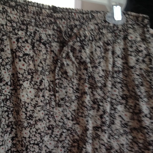 Mudd silk pant skinny leg. I only wore once