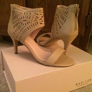 Madison laser cut sandels