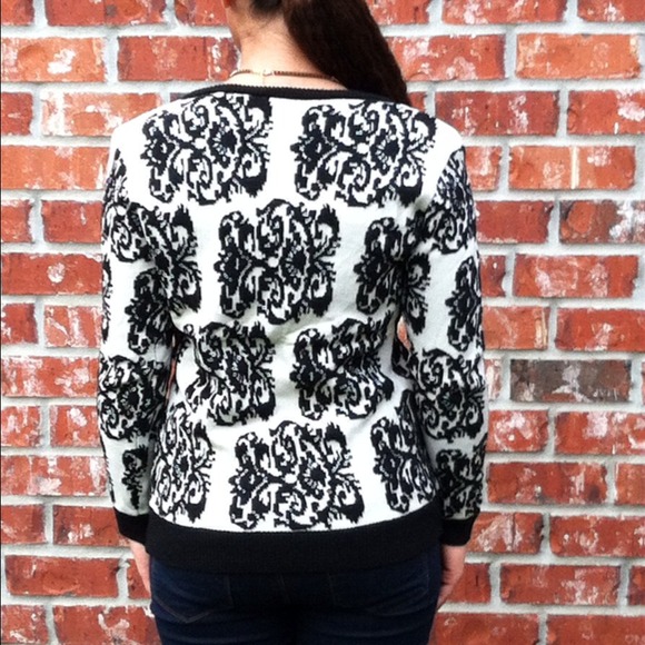 SOLD! Black & cream knit wool blend zipper sweater - Picture 2 of 3