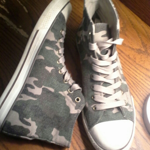 Camouflage sneakers