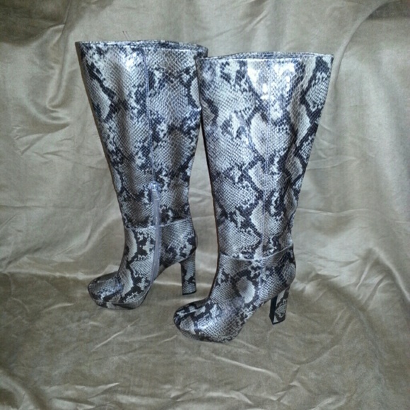 WORTHINGTON Snake Skin Boots