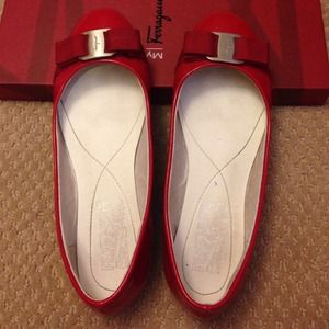 Inspired Salvatore Ferragamo Flats with bow