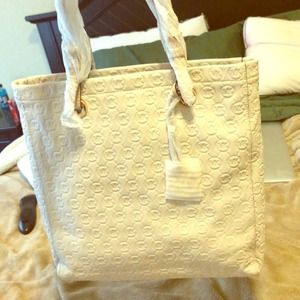 Cream MK handbag. Brand spankin NEW with Tags!!