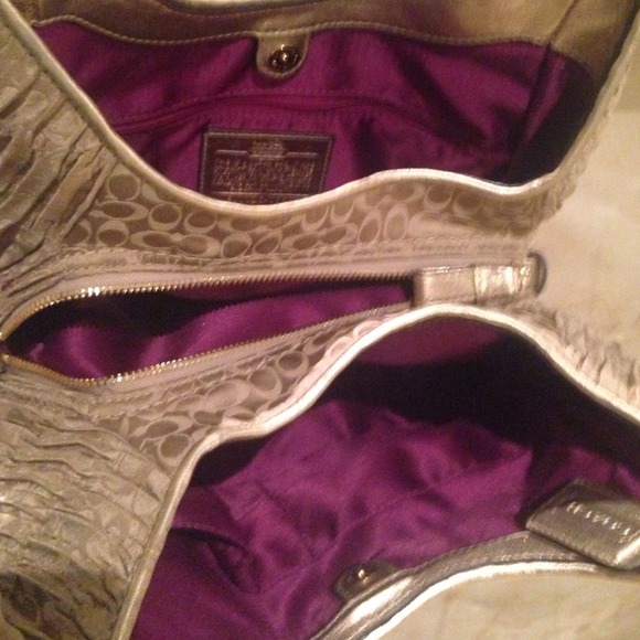 Gold coach purse - Picture 3 of 4