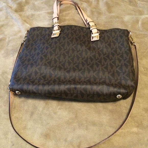 Brown MK Handbag ♥️