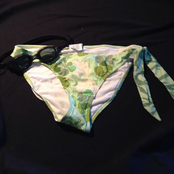 Speedo Bikini Bottoms👙 - Picture 1 of 1