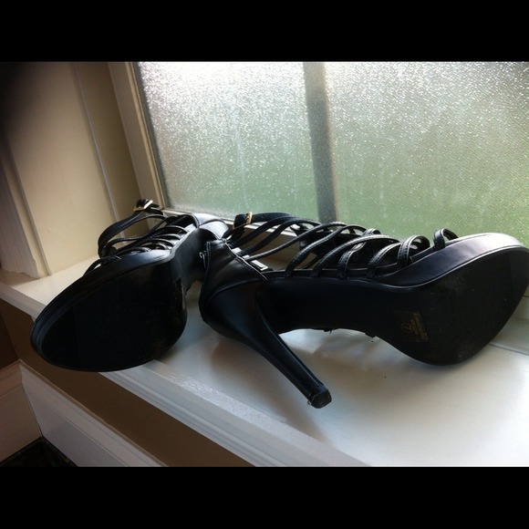 Sexy Black Heels 💥Reduced!💥 - Picture 2 of 3