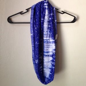 2 circle scarves