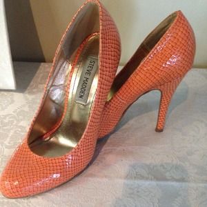 Yummy orange Steve Madden chic heels 6