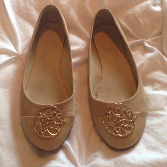 Designer inspired nude flats