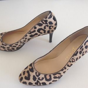 Gorgeous Ivanka Trump leopard pumps!