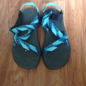 Chacos size 6