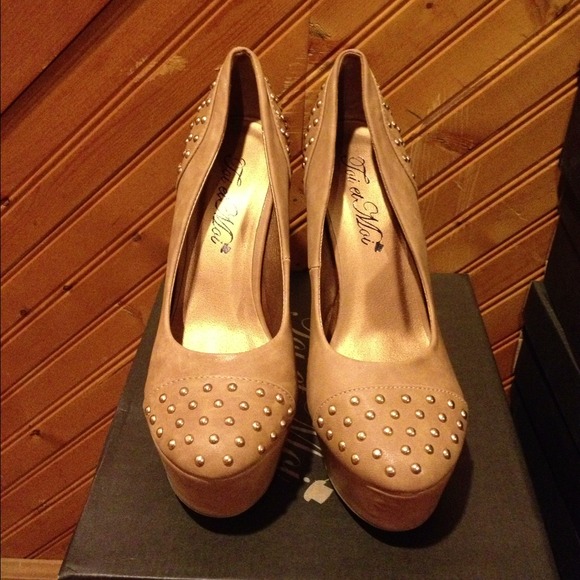 Toi Moi pumps